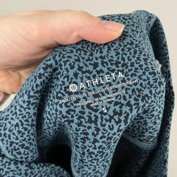 Athleta Salutation Stash II Textured 7/8 Tight Micro Cheetah Riviera Size Small - Picture 3 of 7